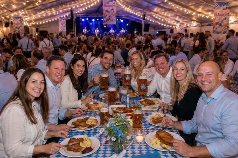 Kollegaer til firmafest ved Københavns Oktoberfest